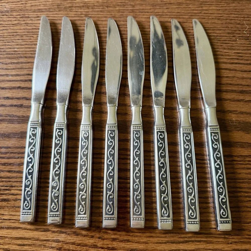 ONEIDA‎ LTD. ROGERS 1881 SPANISH COURT Set of 8 Dinner Knives